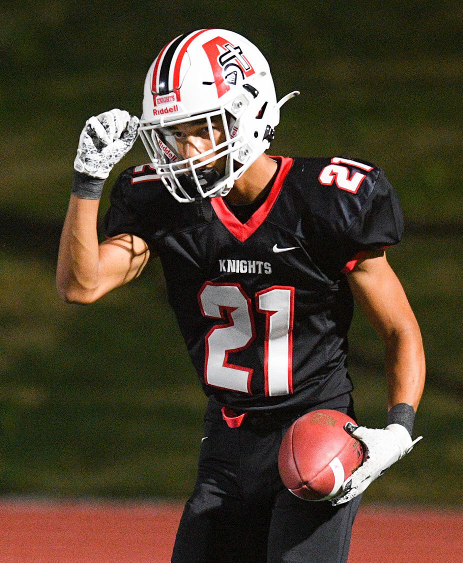 092321-qc-spt-dewitt-assum-fball-008
